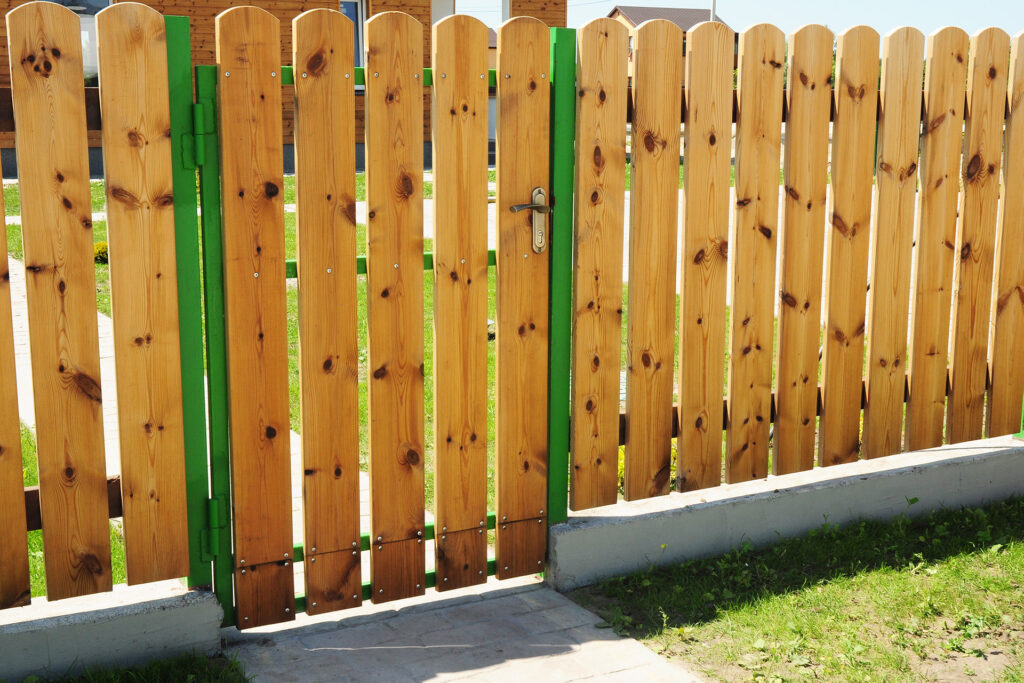 5 Reasons To Hire A Professional Fencing Contractor